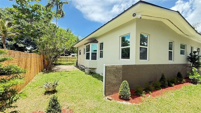 Building Photo - $3,200MONTHLY;499 NE 112TH ST MIAMI, FL 33161 Rental