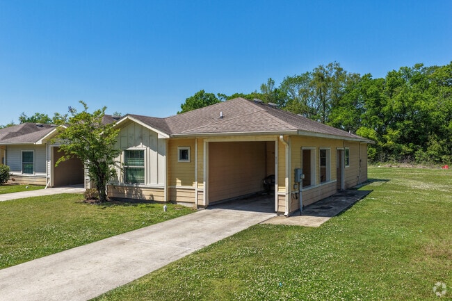 Primary Photo - Elm Street Village