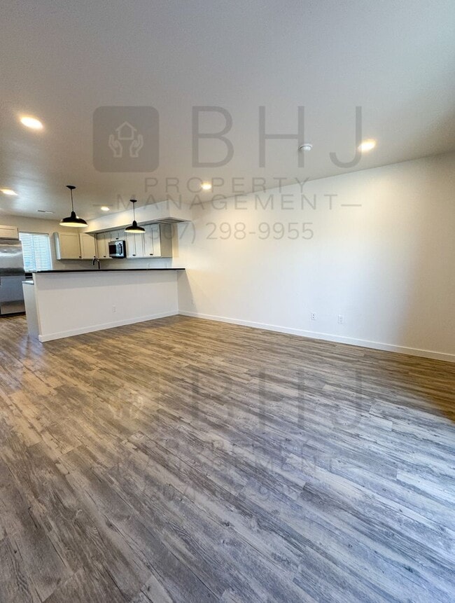 Photo - 2 BED/ 1.5 BATH TOWNHOME