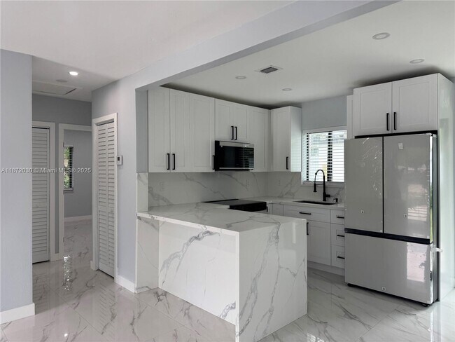 Photo - 16440 NE 10th Ave