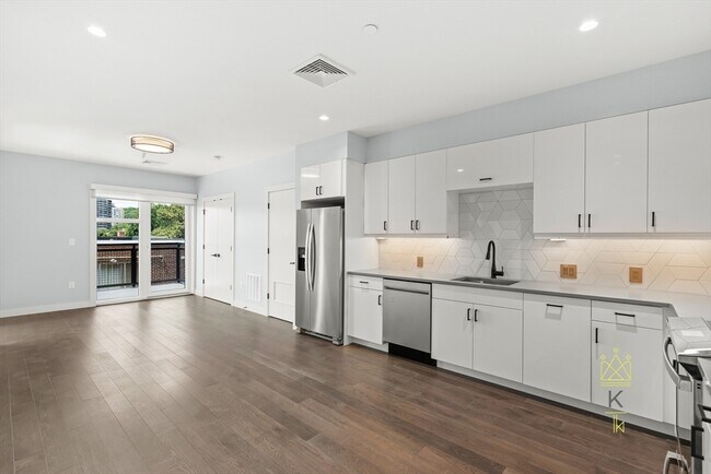 Photo - 54 Auburn St Unit 201