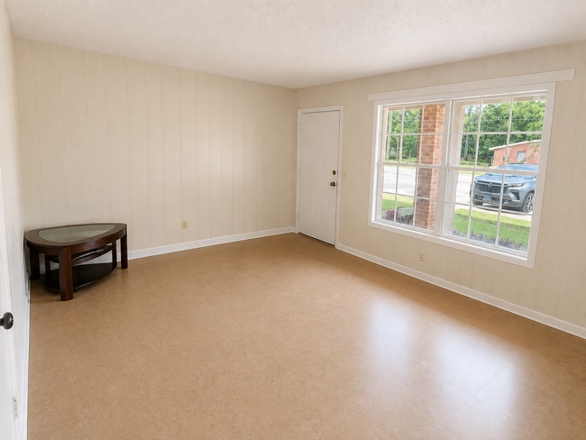Building Photo - Apt for rent in Midland City, AL Unit Apt 1