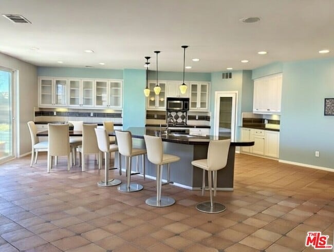 Photo - 43029 59th St W