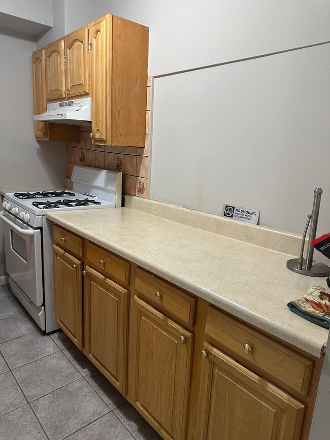 Photo - 305 E Mt Eden Ave Unit Apt 3