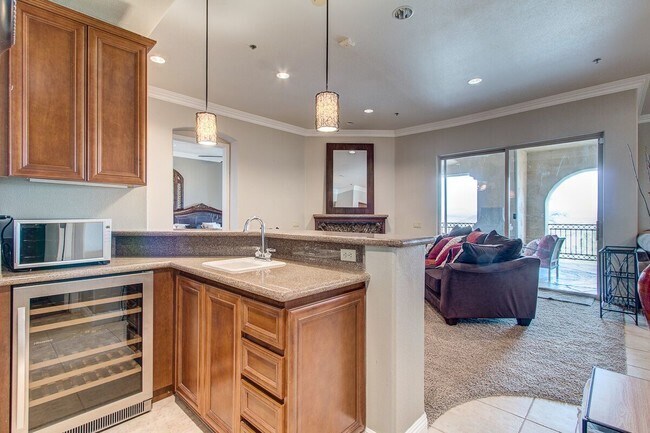 Photo - 15 Via Mantova Unidad 201