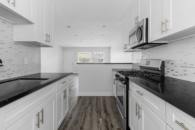 Photo - 241 Bonito Ave Unidad 02