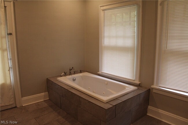 Photo - 9501 Shakespeare Pkwy