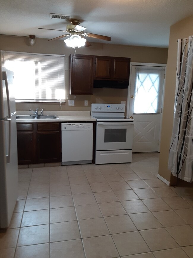 Building Photo - 3303 Cassidy Rd Unit A Rental