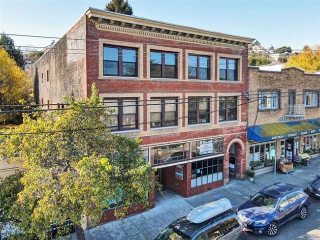 Building Photo - 1 Bed 1 Bath in Historical Building Rental