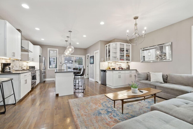 Photo - 425b 36th Ave N Unit FL4-ID1039079P