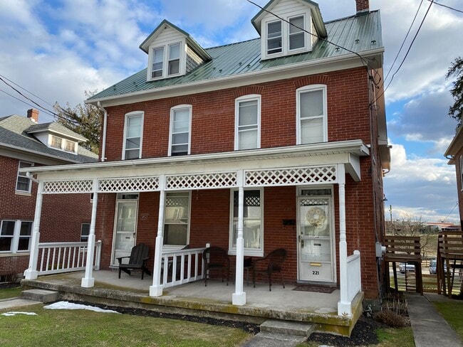 Photo - 223 E Middle St Unit .5