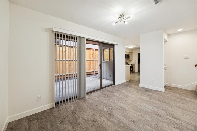 Photo - 2000 Nantucket Dr