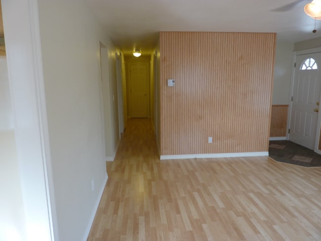 Photo - 4335 Batting St NE