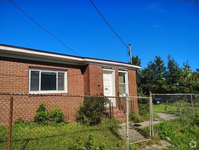 2bedroom, 1 bath; extra storage off of kitchen; - 232 Claude St Rental