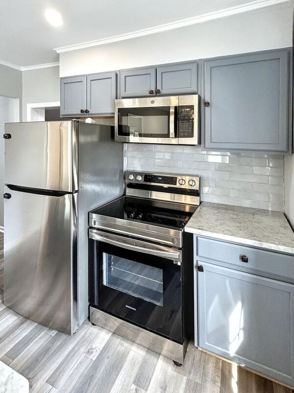 Photo - 301 W City Point Rd