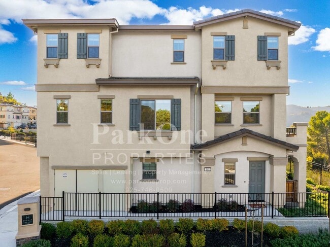 Photo - Modern 4-Bedroom Home with Garage in Martinez