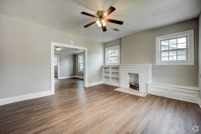 Building Photo - Freshly Updated 3 Bedroom House