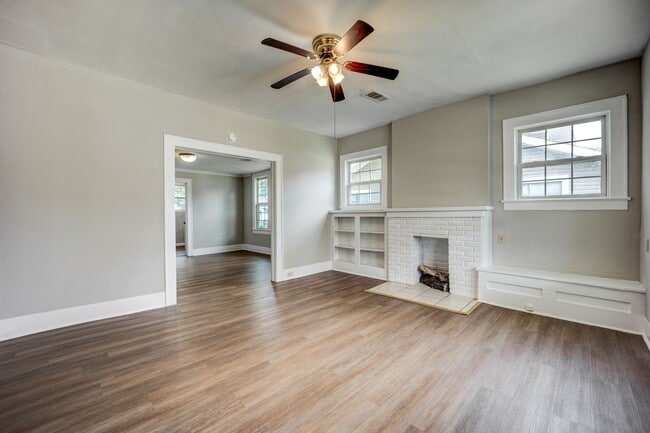Freshly Updated 3 Bedroom House - Freshly Updated 3 Bedroom House