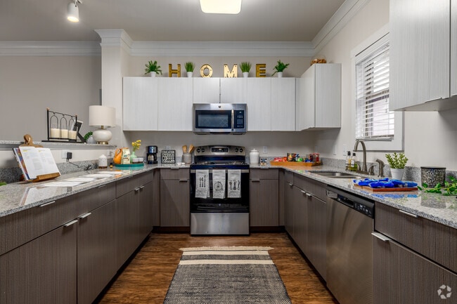 4BR, 4.5BA - 2,333SF - Kitchen