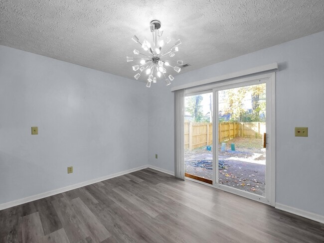 Photo - 2662 Northwold Rd