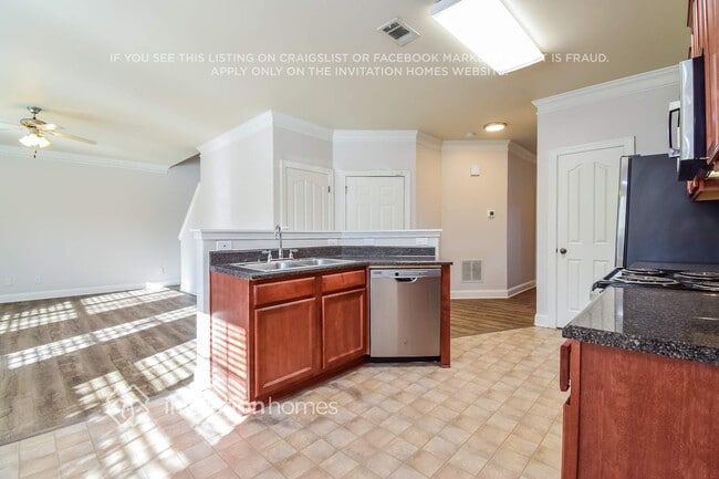 Photo - 2096 Barberry Dr