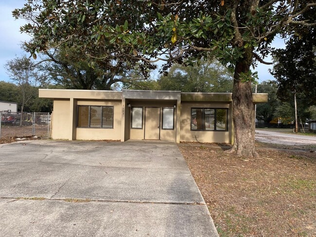 Building Photo - 4600 McCoy Dr