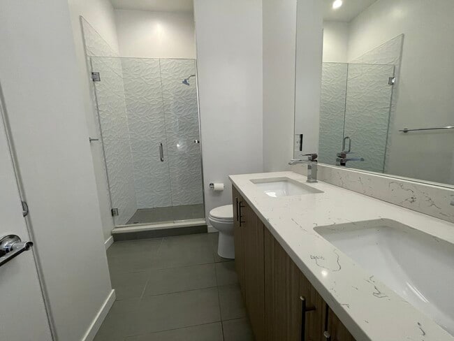 Photo - 3071 W 16th Ave