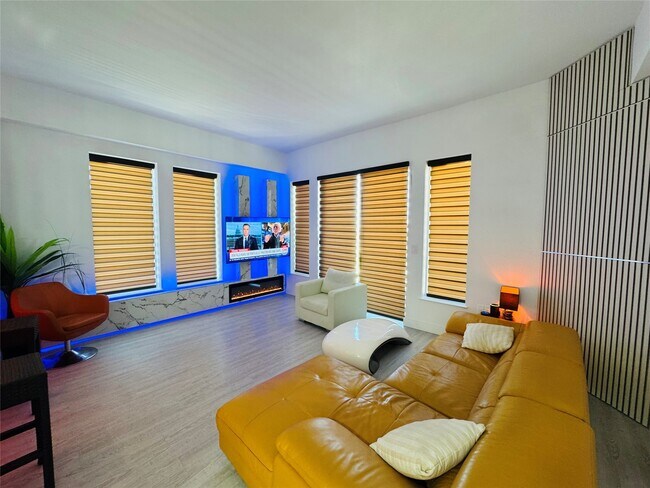 Building Photo - 3505 Sage Rd Unit 2209