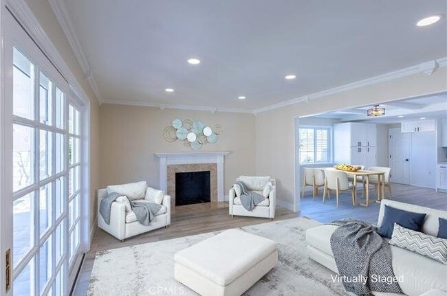Photo - 15815 Silvergrove Dr