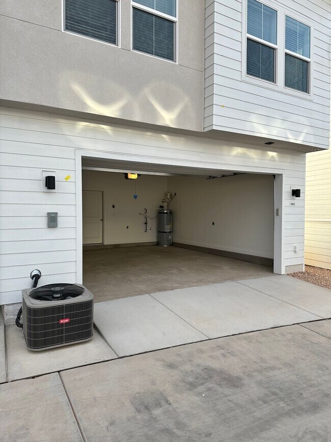 Photo - 3 Bedroom Home in Desert Color with Lagoon Access! End Unit!