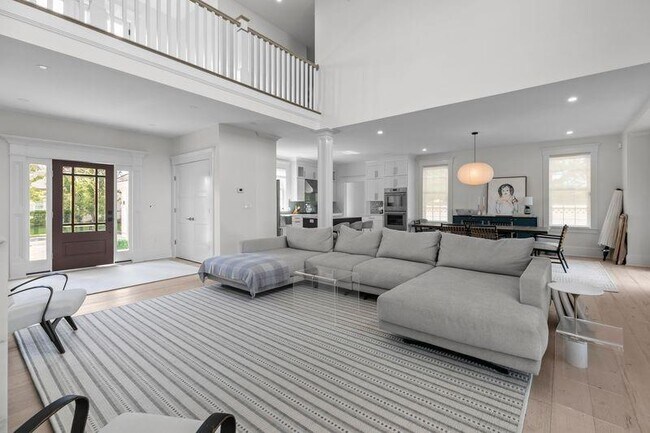 Photo - 45 Carnegie Abbey Ln