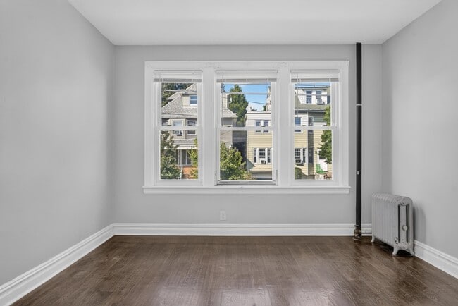 Photo - 86 W 45th St Unit 1