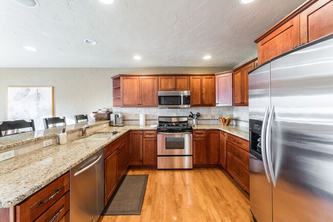 Photo - 1932 Sun Crest Dr