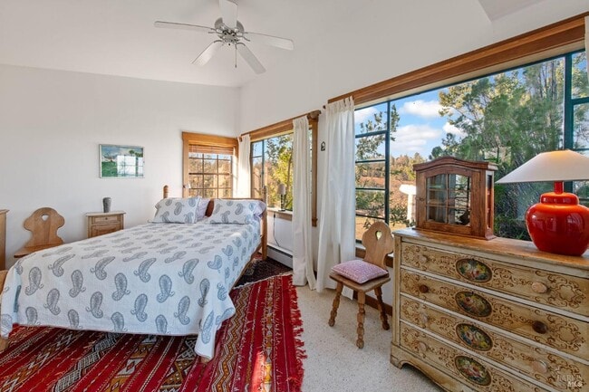 Photo - 4040 Spring Mountain Rd