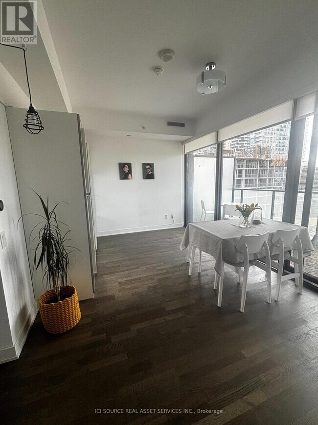 Photo - 185 Roehampton Ave Unit 1304