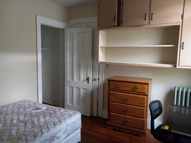 33 Lincoln Ave Unit 1