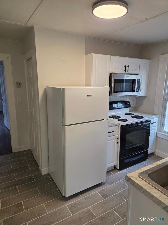 Photo - 72 Walnut St