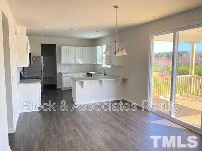 Photo - 132 Montasel Ct