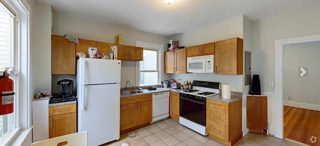 Building Photo - 378 Washington St Unit 3 Rental