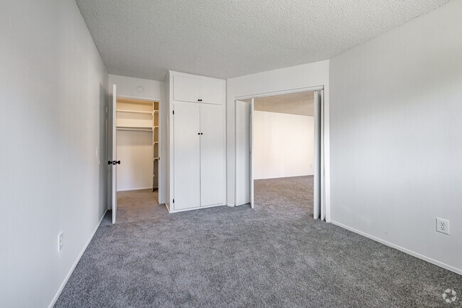 2BR, 1BA - 620SF - Secondary Bedroom