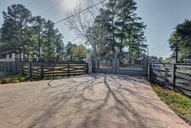 Photo - 18526 Fenske Rd