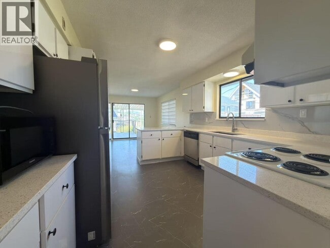 Photo - 2175 E 54th Ave