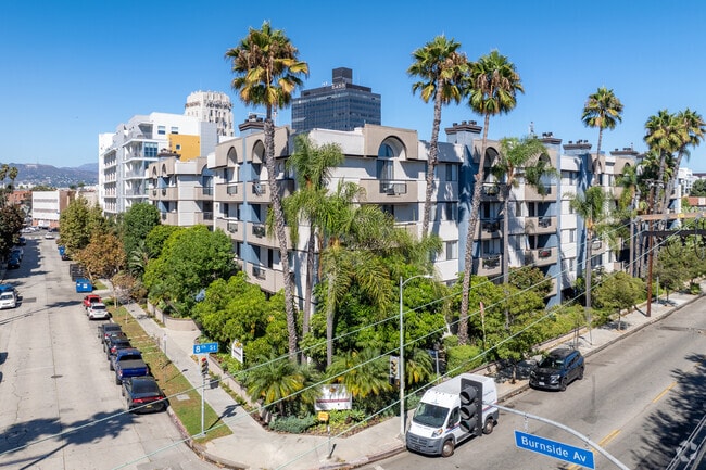 Building Photo - Palm Court Apartments
