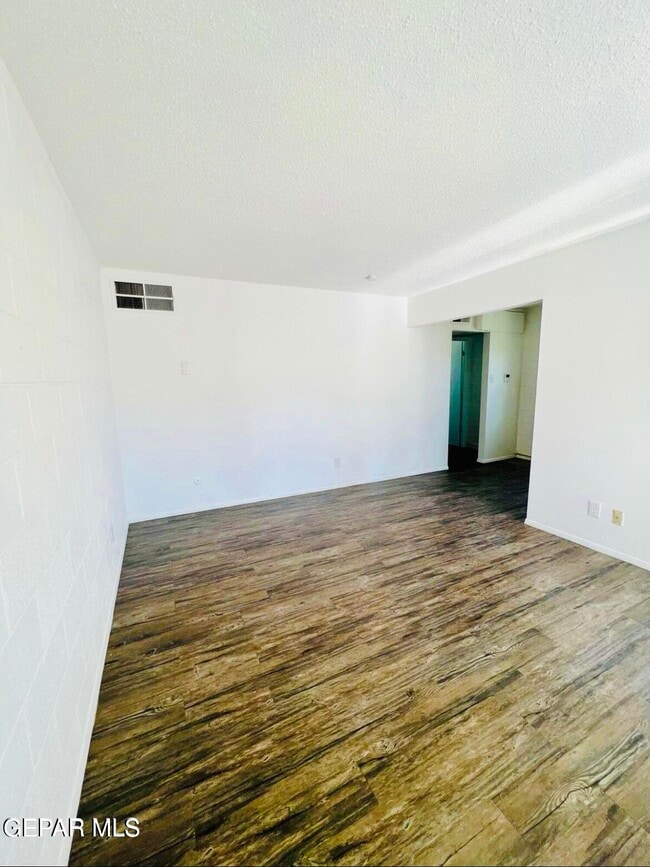 Photo - 3422 Keltner Ave Unit 8