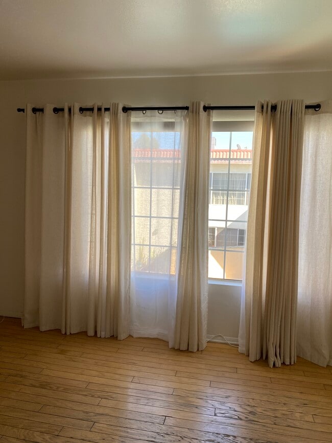 Photo - 18640 Collins St Unit 209