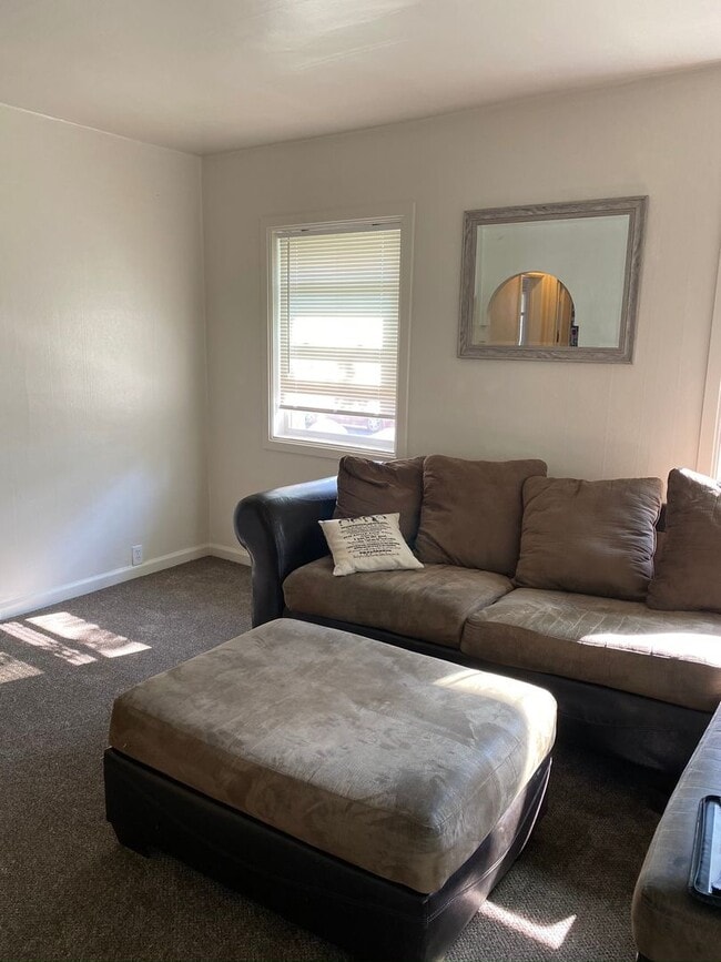 Photo - 6 bedroom 2 bath home