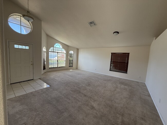 Photo - 1628 Maximilian Dr