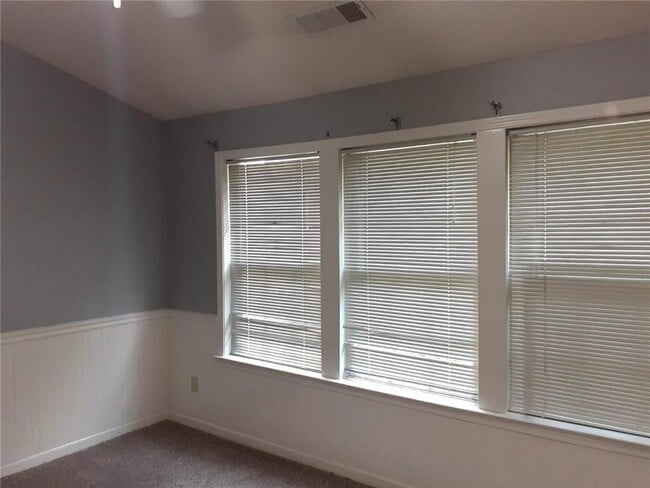 Photo - 2085 Whitestone Pl