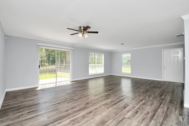 Photo - 1908 Avenue B