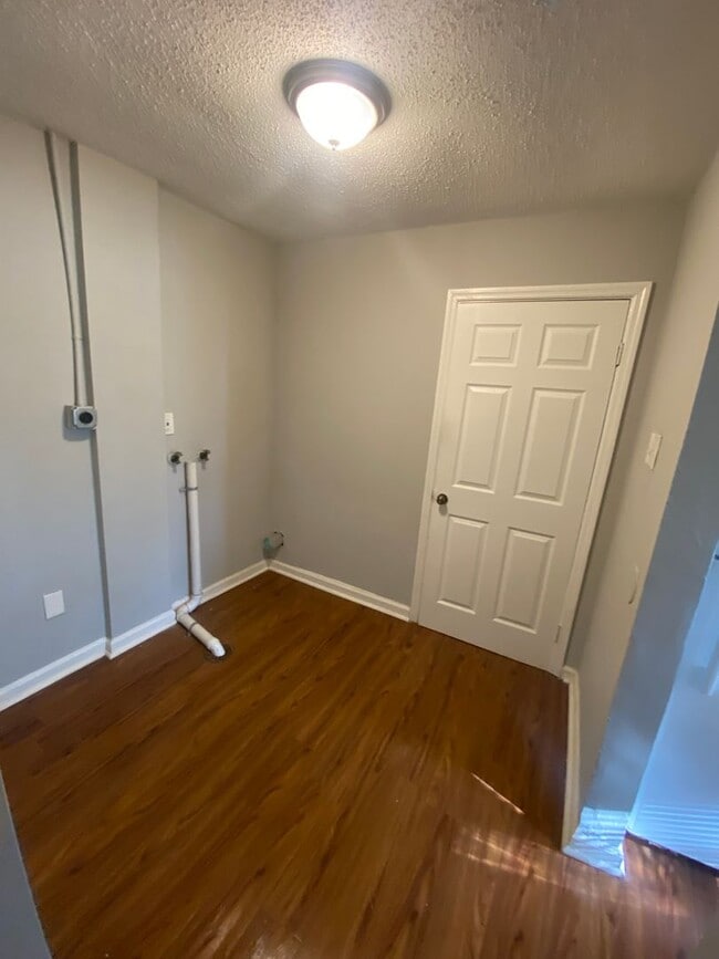 Photo - Cute 3 Bedroom 1 Bathroom